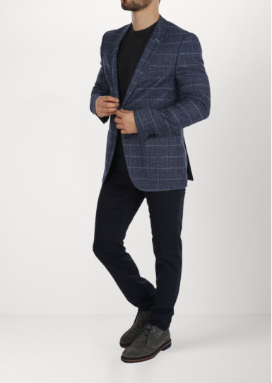 Пиджак классический Extra Slim Fit: очень облегающая, подчеркивающая фигуру.