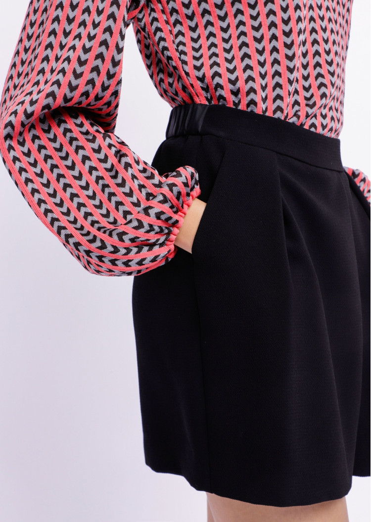 Шорти Slim Fit для жінок (454464), колір Чорний - №6