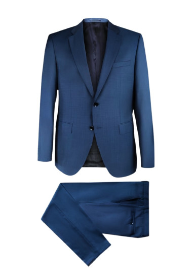 Костюм Regular Fit: класичний крій, середня свобода рухів.