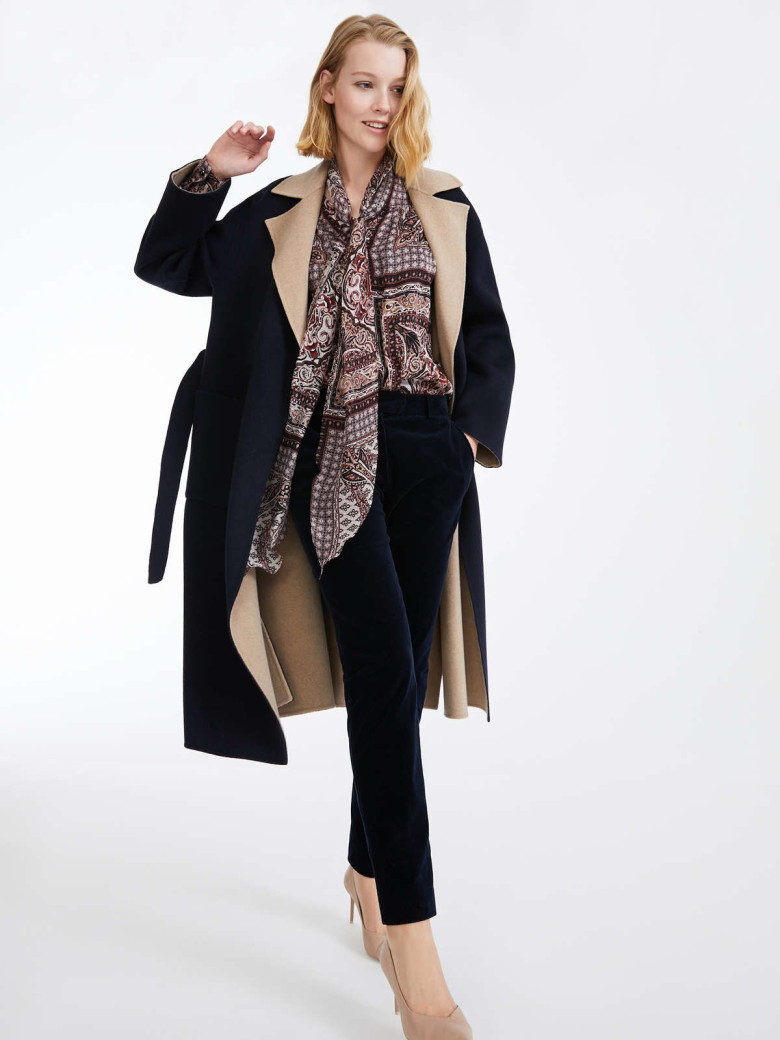 Блуза с длинным рукавом Relaxed Fit: свободный крой для максимального комфорта.