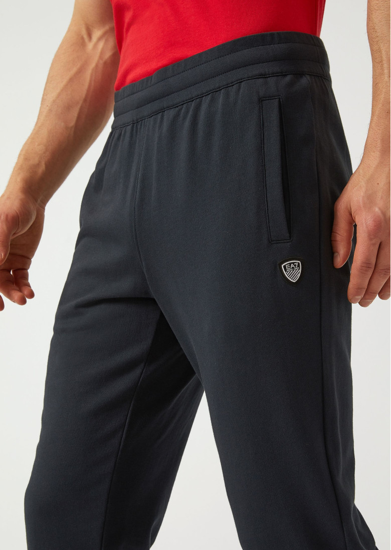 Спортивні брюки Relaxed Fit: вільний крій для максимального комфорту.
