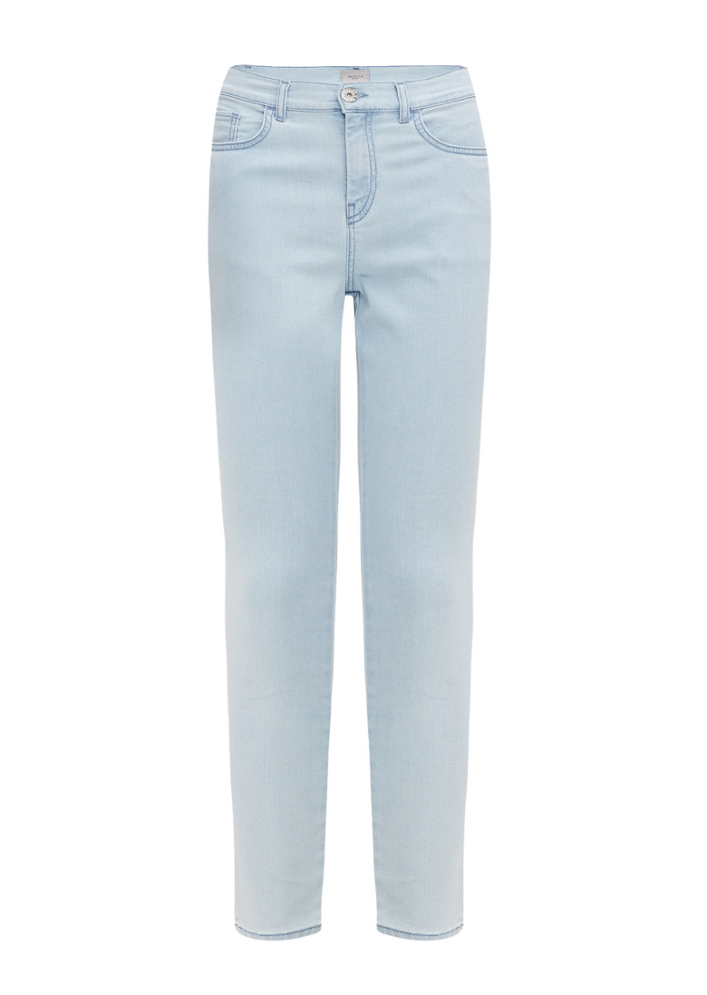 Джинси Slim Slim Fit: приталений силует, але не надто вузький. Середня