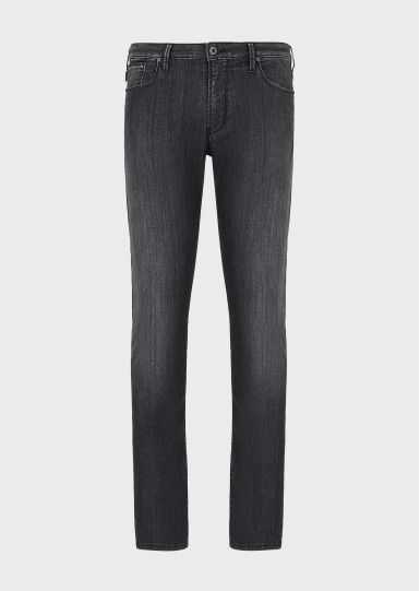 Джинси Slim Slim Fit: приталений силует, але не надто вузький. Середня