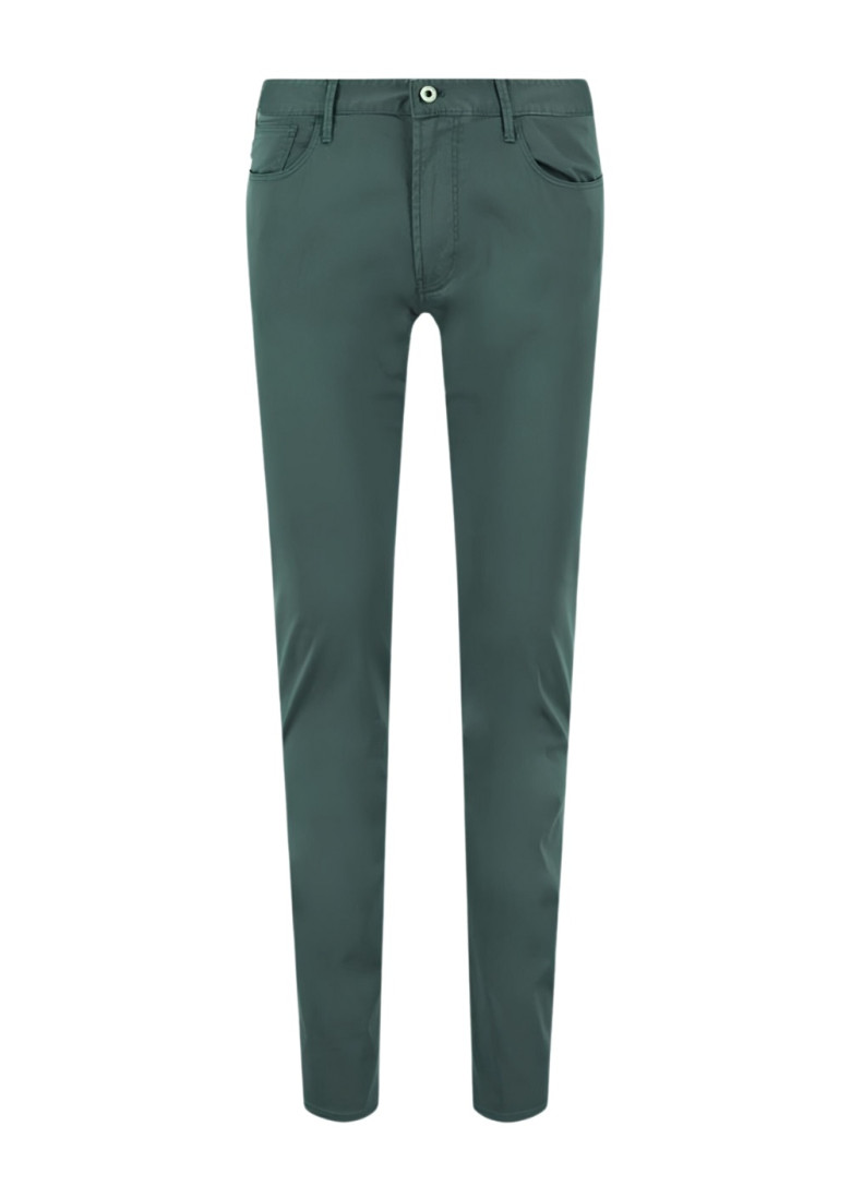 Брюки 5 карманов Slim Slim Fit: приталенный силуэт, но не слишком узкий. Средняя