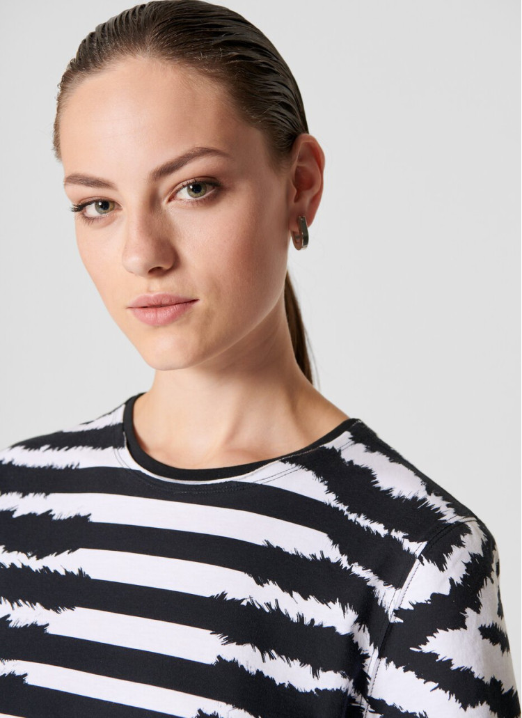 Футболка Regular Fit для жінок (463283), колір Чорний - №6