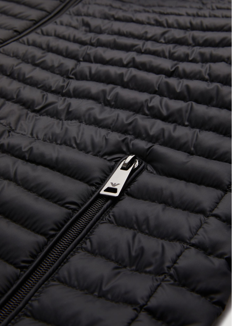 Пуховик тонкий Regular fit для чоловіків (465139), колір Чорний - №7