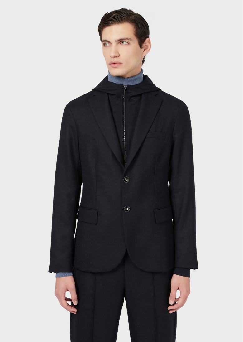 Пиджак кэжуал Extra Slim Fit: очень облегающая, подчеркивающая фигуру.