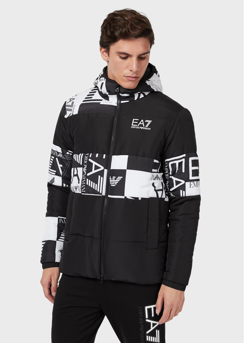 Куртка зимова Regular Fit: класичний крій, середня свобода рухів.