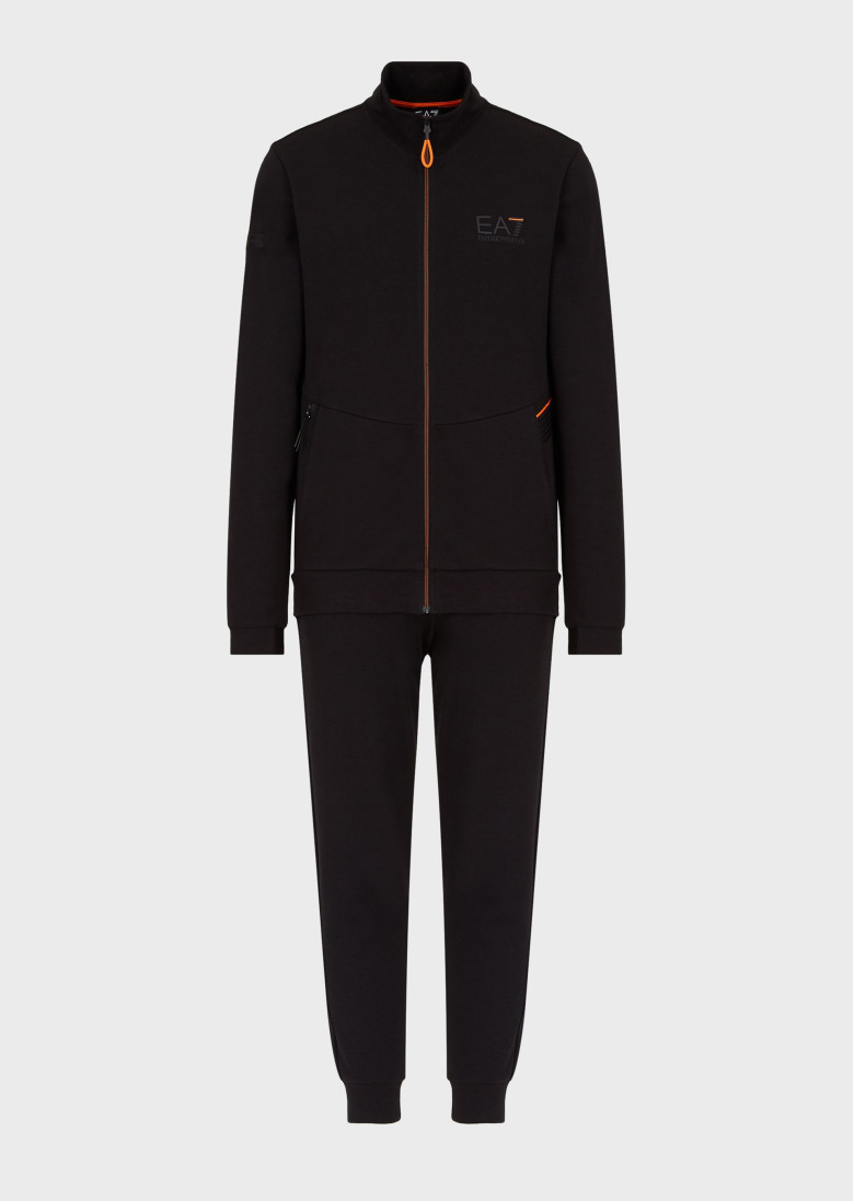 Спортивний костюм Regular Fit: класичний крій, середня свобода рухів.