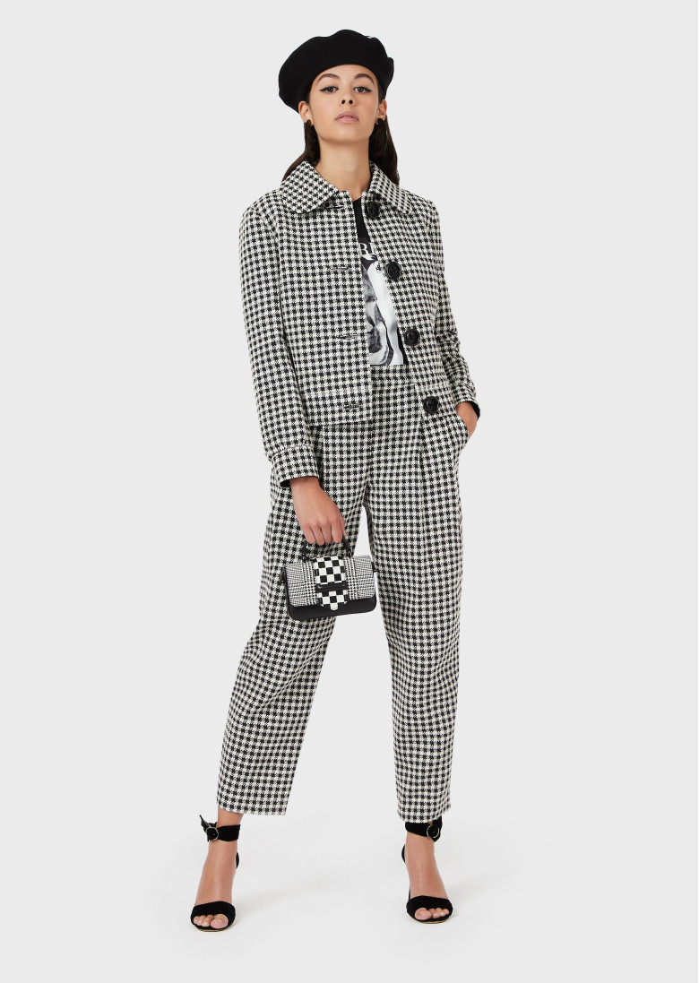 Брюки костюмные Relaxed Fit: свободный крой для максимального комфорта. Высокая