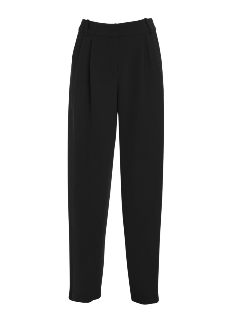 Брюки повседневные Regular Fit: классический крой, средняя свобода движений. Средняя