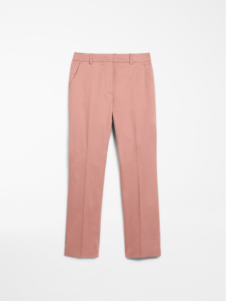 Брюки повседневные Regular Fit: классический крой, средняя свобода движений.