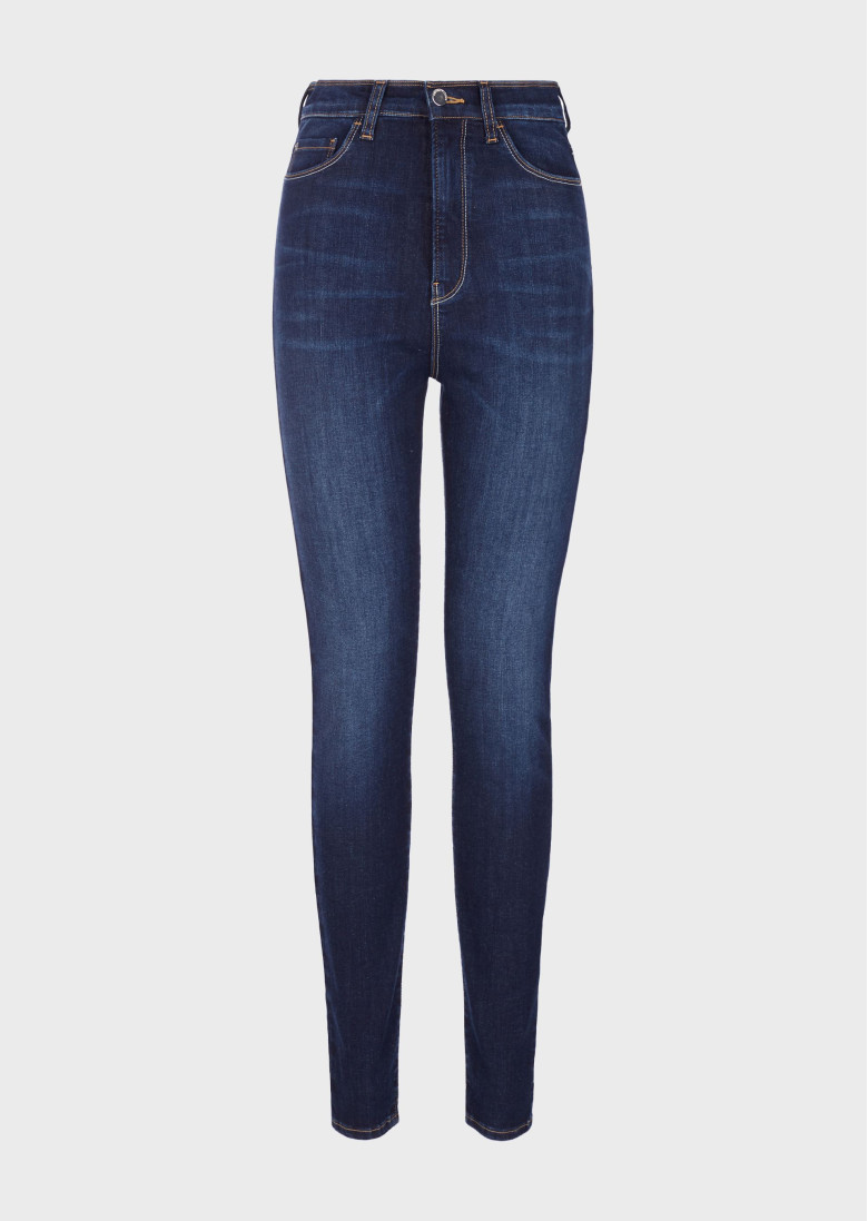 Джинсы Extra slim Extra Slim Fit: очень облегающая, подчеркивающая фигуру.