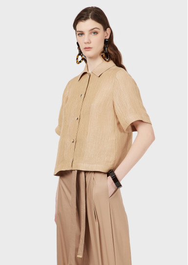Жакет Regular Fit: классический крой, средняя свобода движений.