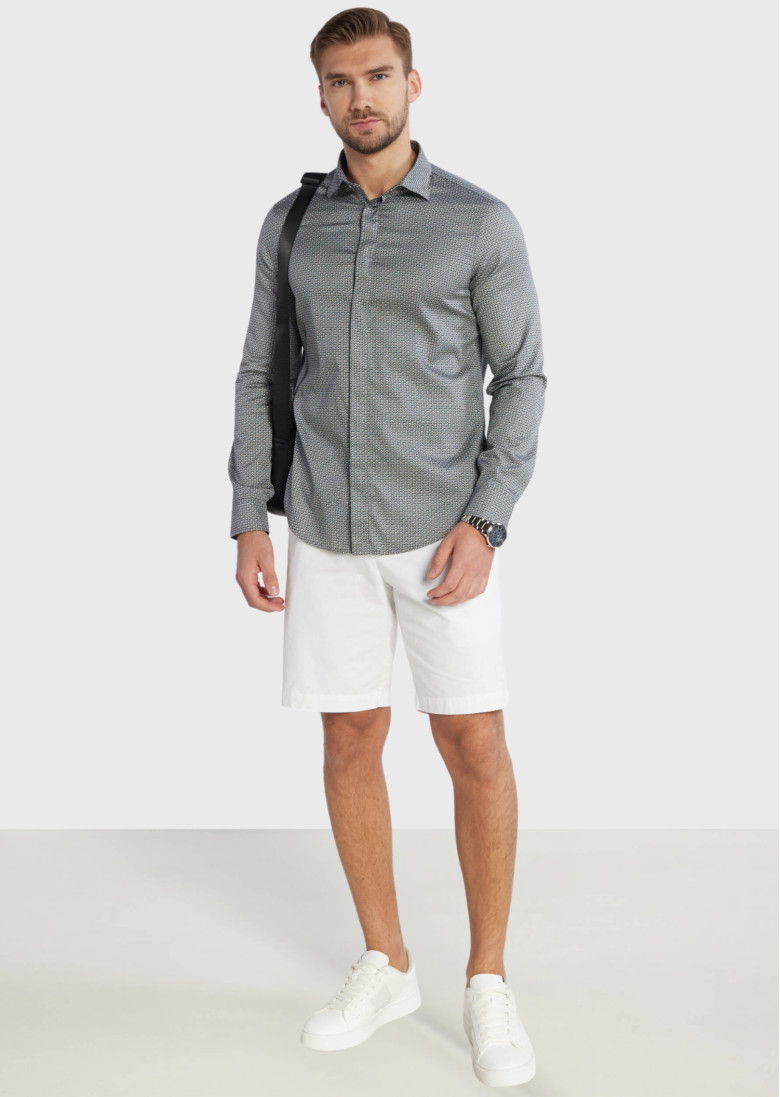Сорочка повседневная Regular Fit: классический крой, средняя свобода движений.