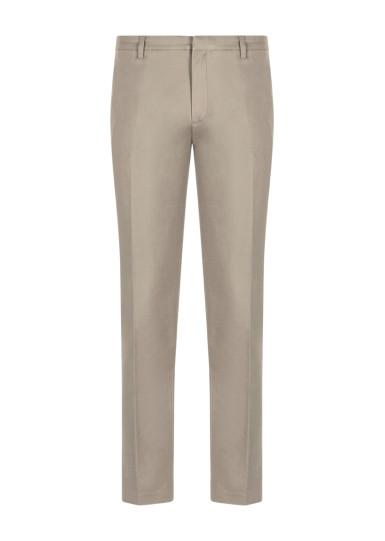 Брюки класичні Slim Fit: приталений силует, але не надто вузький. Середня