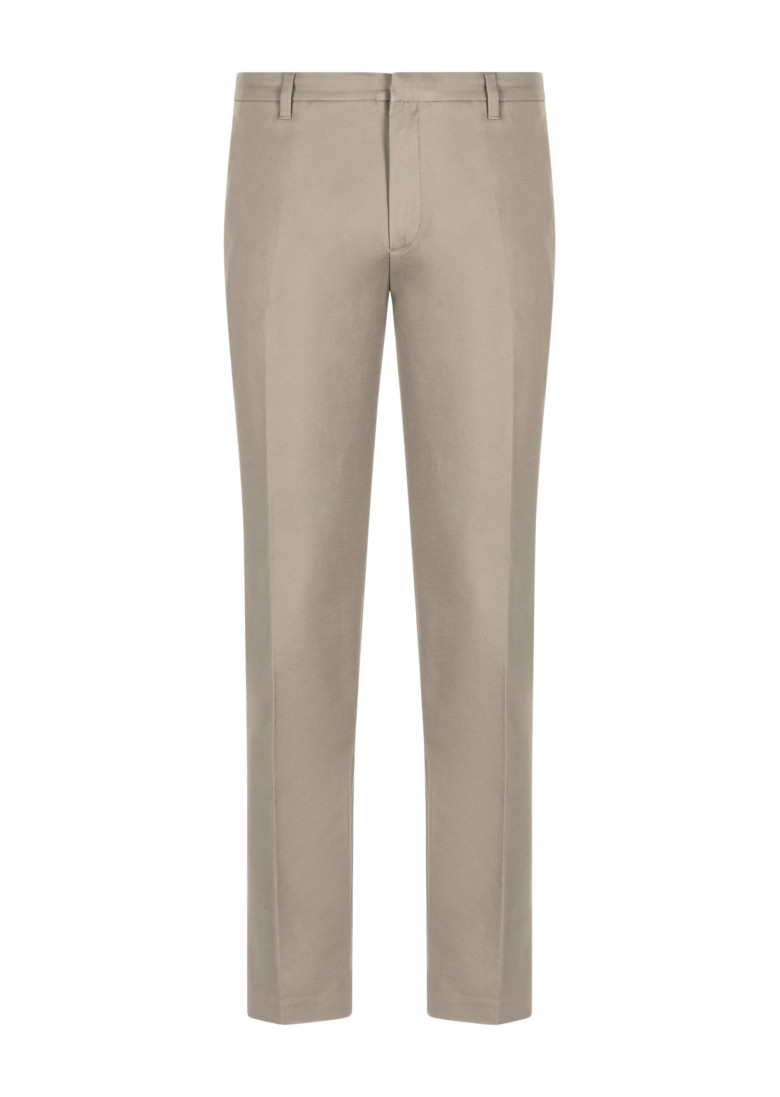 Брюки класичні Slim Fit: приталений силует, але не надто вузький. Середня