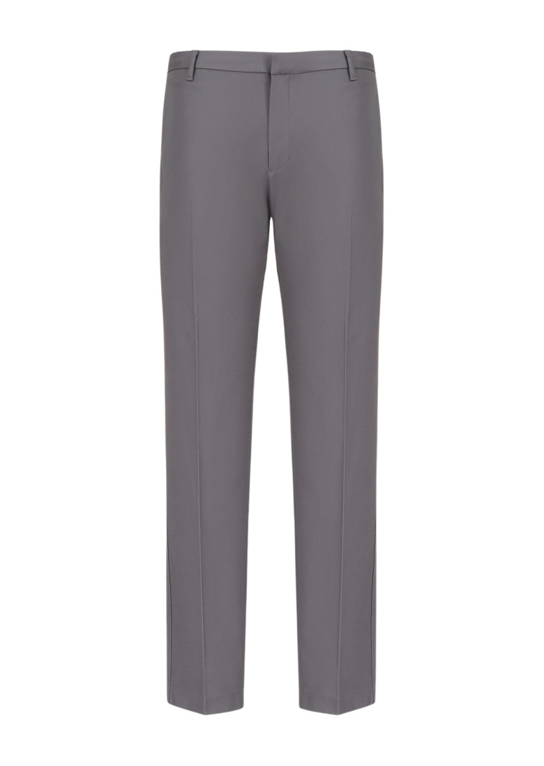 Брюки класичні Slim Fit: приталений силует, але не надто вузький. Середня