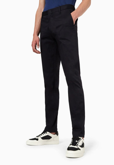 Брюки повседневные Slim Fit: приталенный силуэт, но не слишком узкий. Средняя