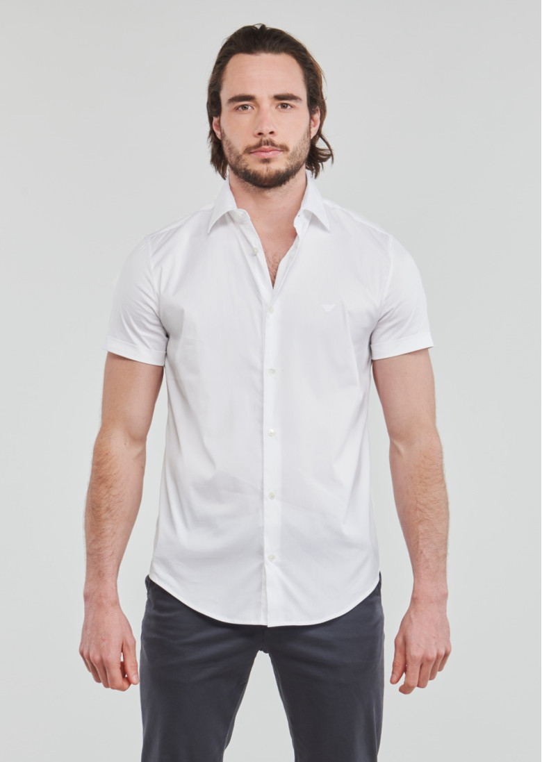 Сорочка с коротким рукавом Extra Slim Fit: очень облегающая, подчеркивающая фигуру.