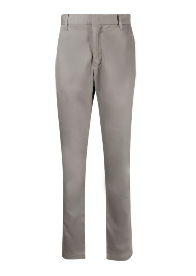 Брюки повсякденні Slim Fit: приталений силует, але не надто вузький. Середня