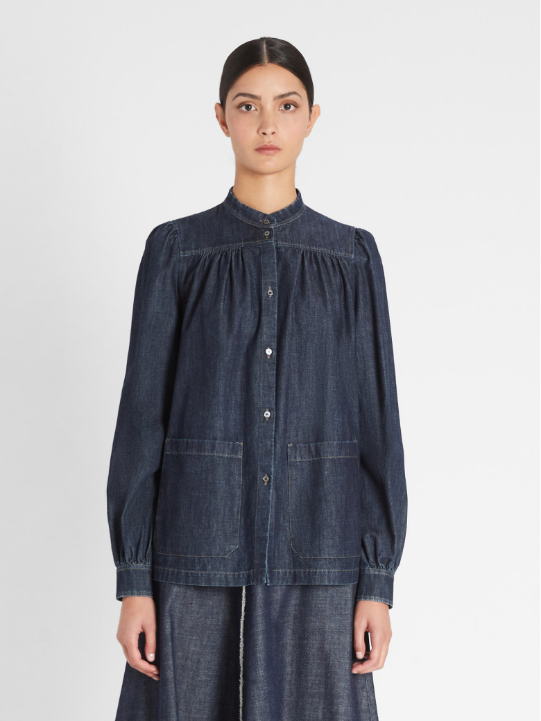 Рубашка с длинным рукавом Relaxed Fit: свободный крой для максимального комфорта.