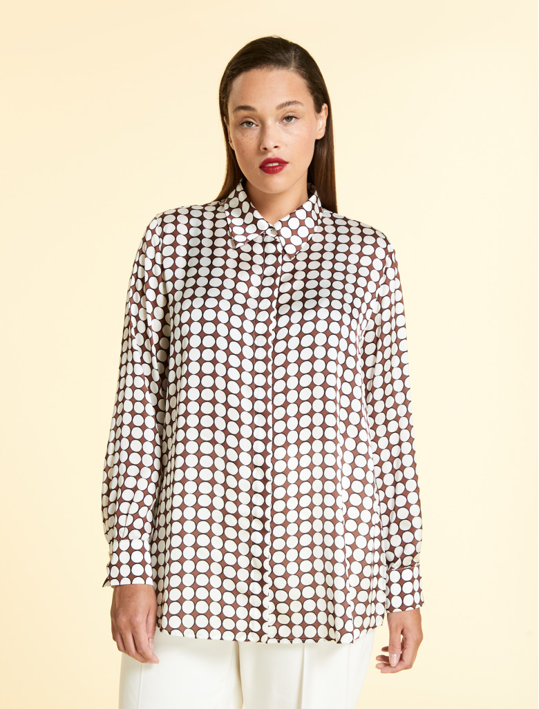 Блуза с длинным рукавом Regular Fit: классический крой, средняя свобода движений.