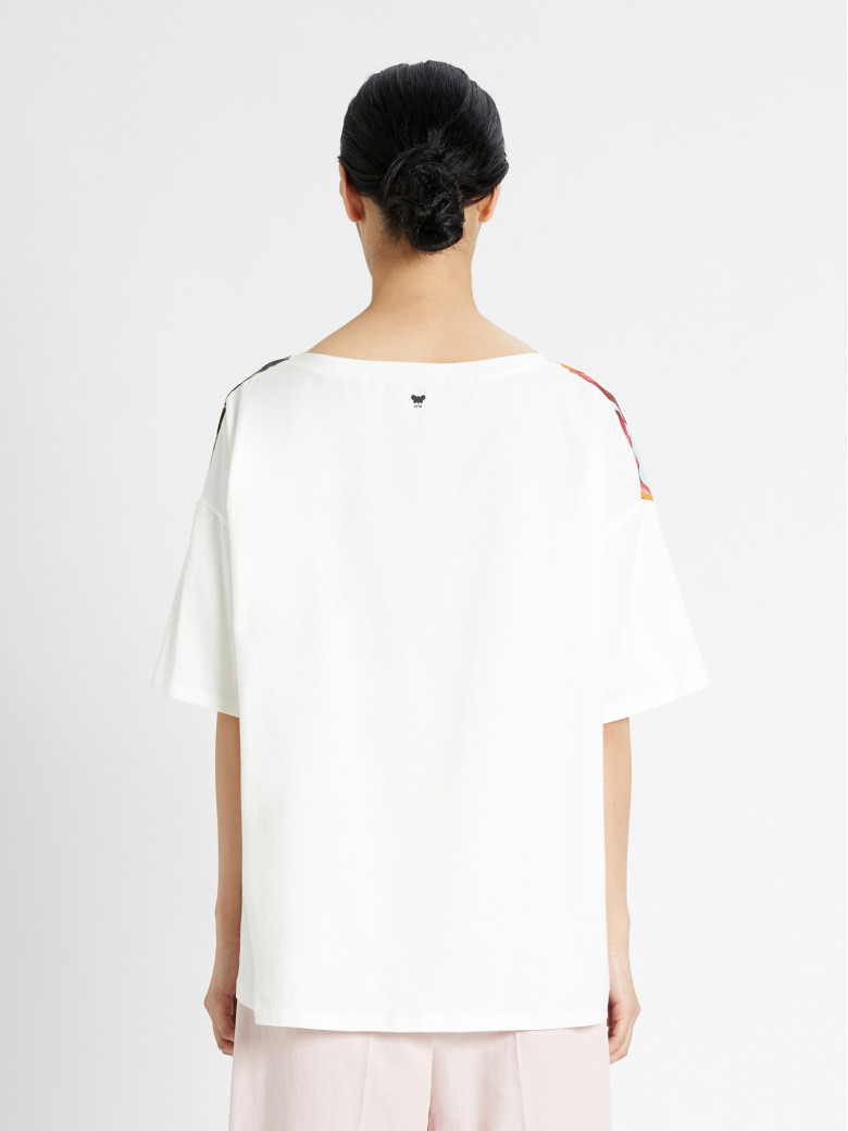 Блуза с коротким рукавом Relaxed Fit: свободный крой для максимального комфорта.