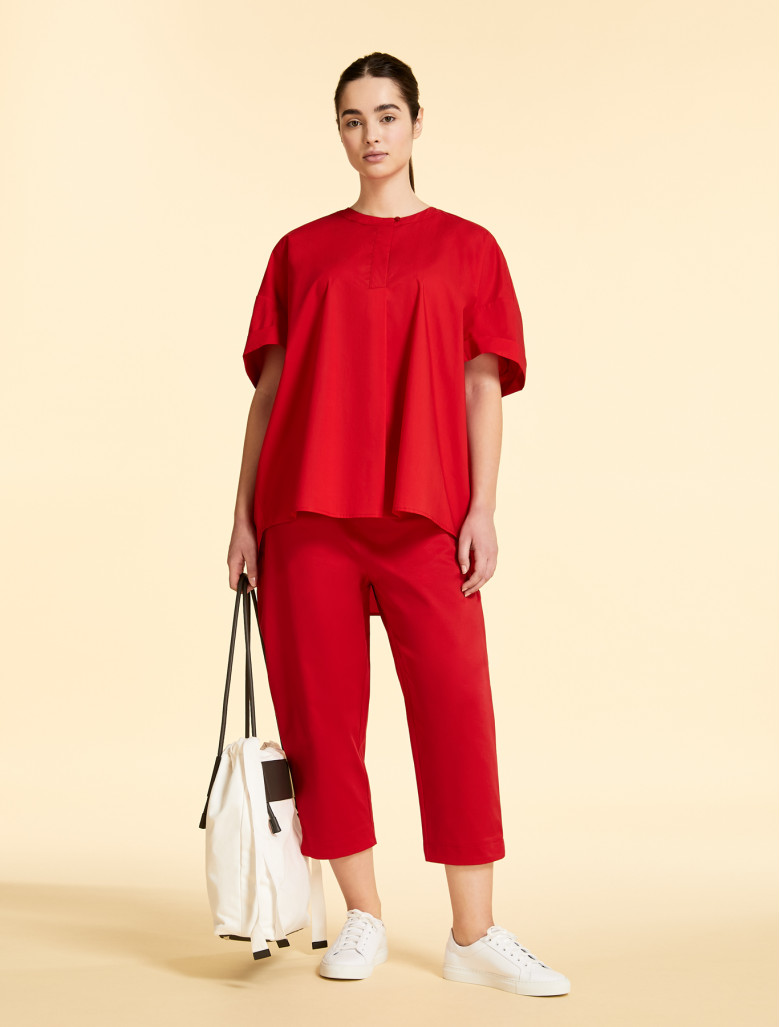 Блуза с коротким рукавом Regular Fit: классический крой, средняя свобода движений.