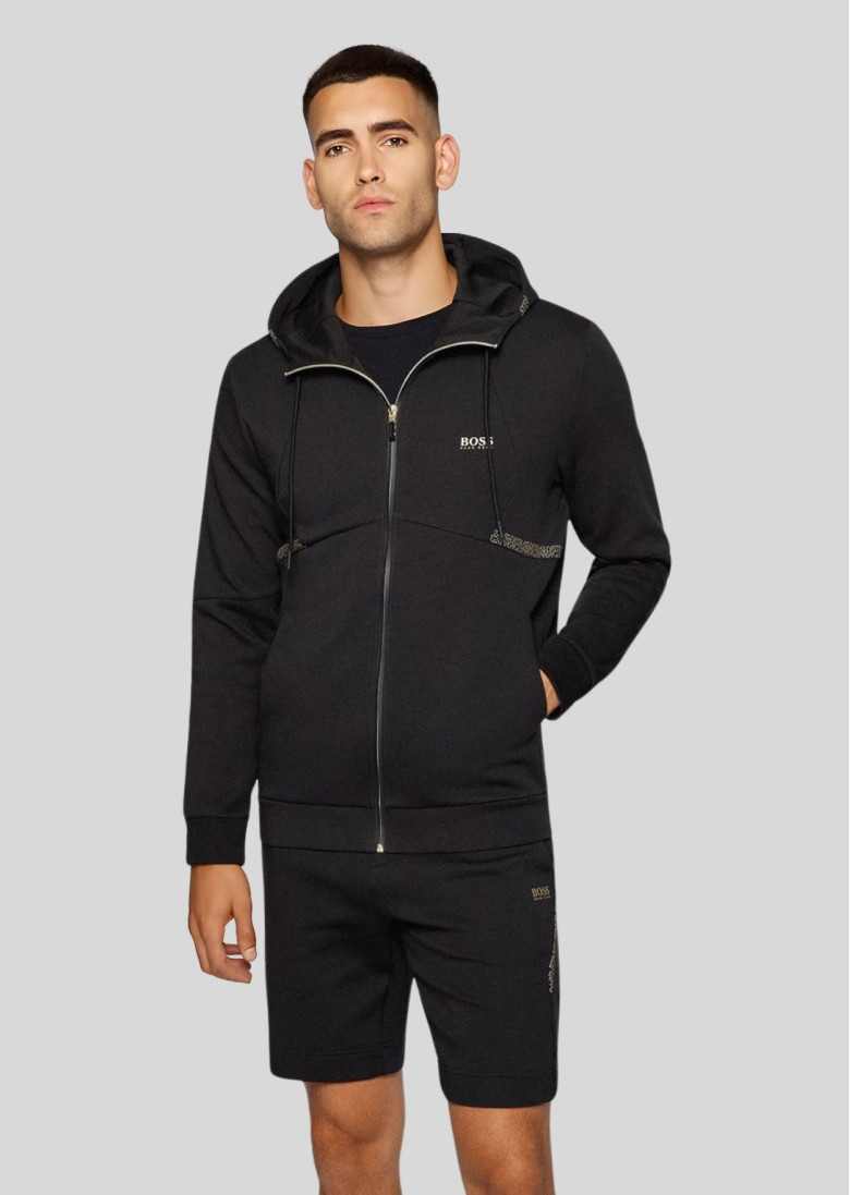Спортивная кофта Regular Fit: классический крой, средняя свобода движений.