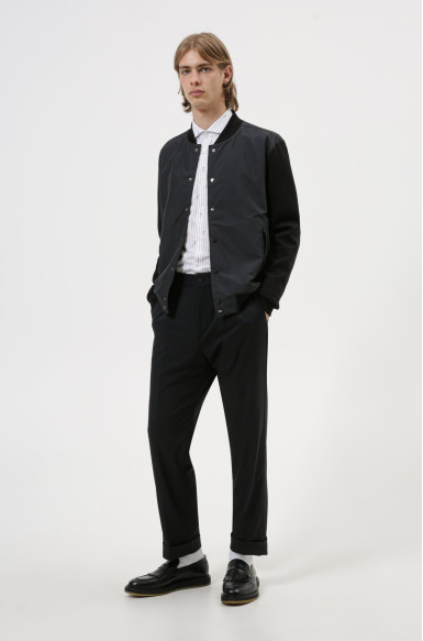 Сорочка повседневная Extra Slim Fit: очень облегающая, подчеркивающая фигуру.