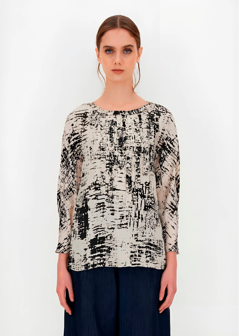 Блуза с 3/4 рукавом Regular Fit: классический крой, средняя свобода движений.