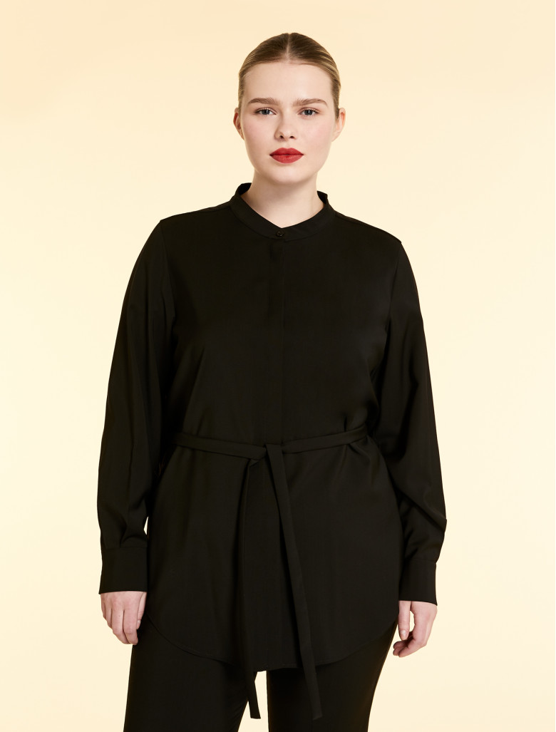 Блуза с длинным рукавом Regular Fit: классический крой, средняя свобода движений.