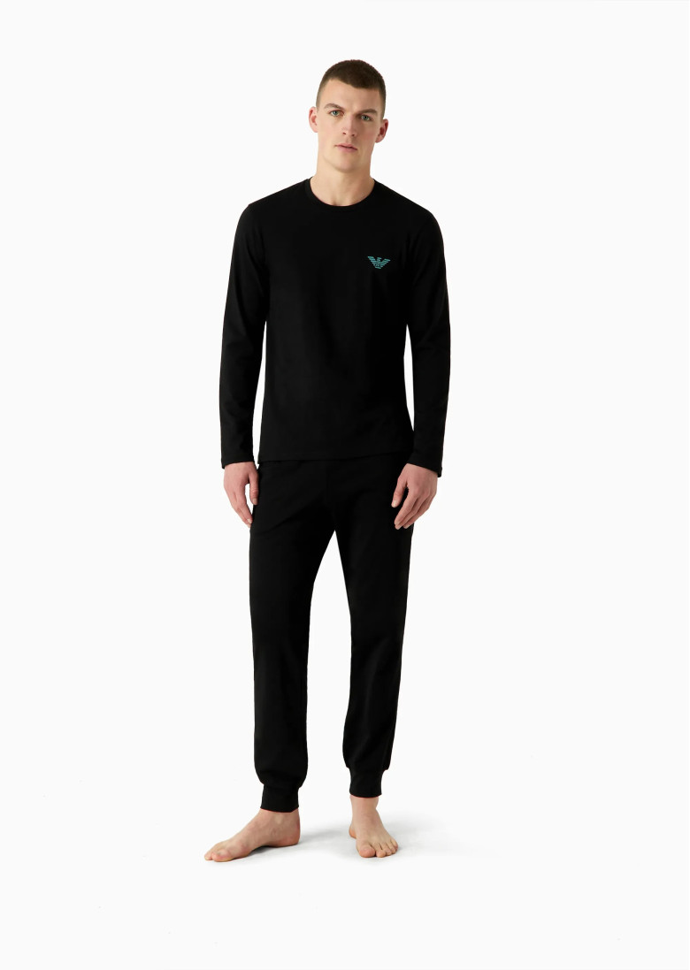 Спортивний костюм Regular Fit: класичний крій, середня свобода рухів.