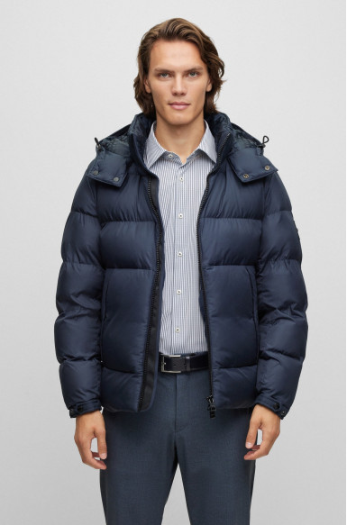Куртка зимняя Extra Slim Fit: очень облегающая, подчеркивающая фигуру.