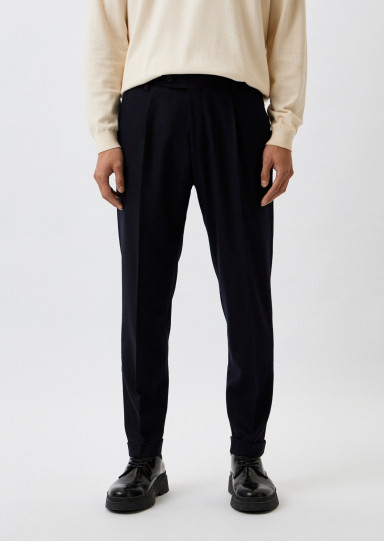 Брюки повседневные Relaxed Fit: свободный крой для максимального комфорта.