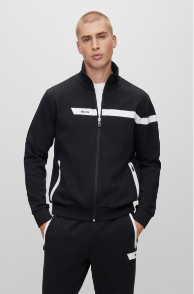 Спортивная кофта Regular Fit: классический крой, средняя свобода движений.
