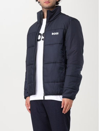 Куртка Regular Fit: классический крой, средняя свобода движений.