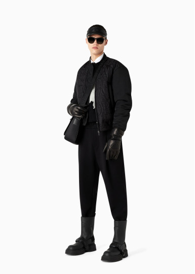 Куртка Relaxed Fit: свободный крой для максимального комфорта.