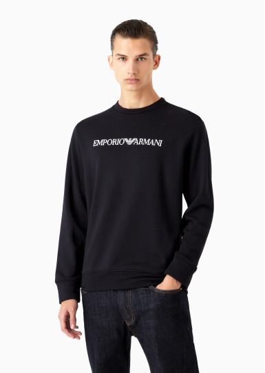 Свитшот Relaxed Fit: свободный крой для максимального комфорта.
