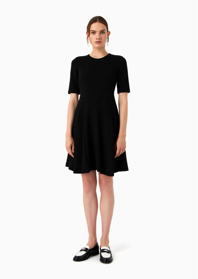 Сукні міні Extra Slim Fit: дуже облягає, підкреслює фігуру.