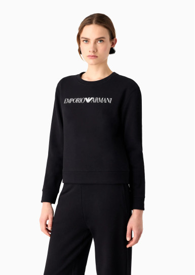 Свитшот Regular Fit: классический крой, средняя свобода движений.