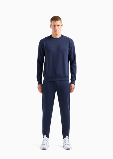 Свитшот Regular Fit: классический крой, средняя свобода движений.