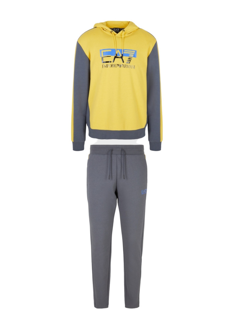 Спортивний костюм Regular Fit: класичний крій, середня свобода рухів. Середня