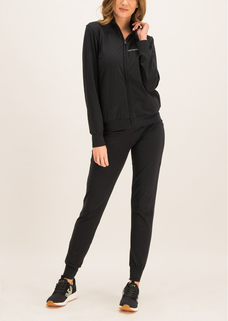 Спортивный костюм Relaxed Fit: свободный крой для максимального комфорта.