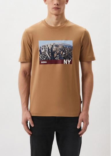 Футболка Regular Fit: классический крой, средняя свобода движений.