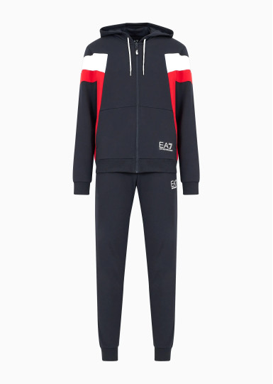 Спортивний костюм Regular Fit: класичний крій, середня свобода рухів. Середня