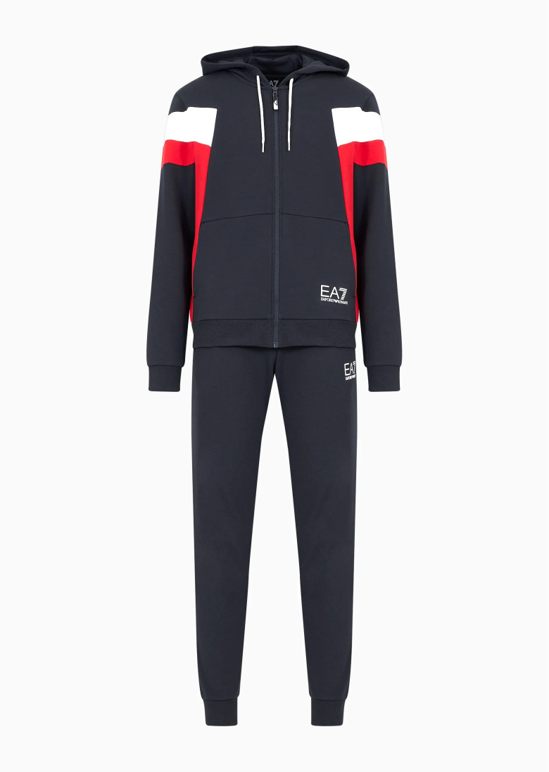 Спортивний костюм Regular Fit: класичний крій, середня свобода рухів. Середня