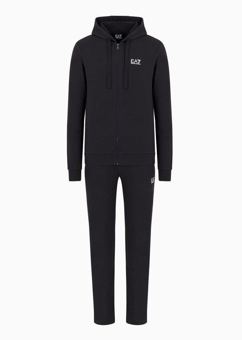 Спортивний костюм Regular Fit: класичний крій, середня свобода рухів.