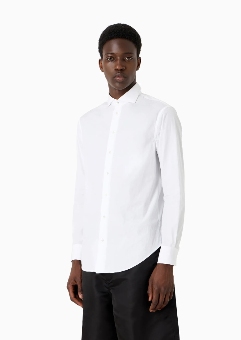 сорочка ділова Slim Fit: приталений силует, але не надто вузький.